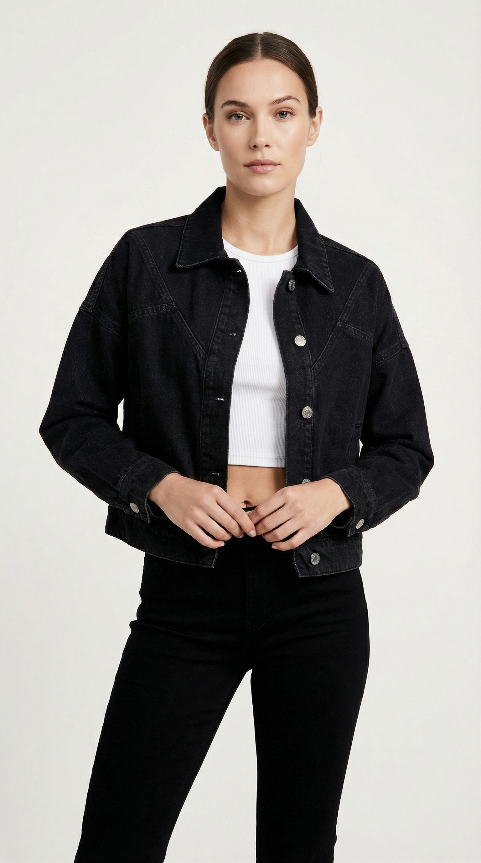 Дамско късо дънково яке в черен деним